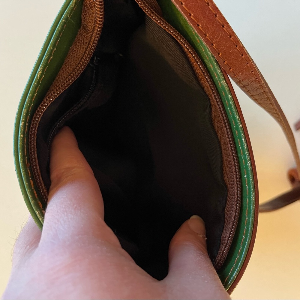 Vera Pelle Green and Brown Italian Leather Bag with Zipper Accent - Picture 8 of 9
